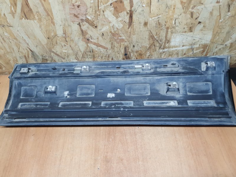 Накладка двери Volkswagen Touareg 2011 7P