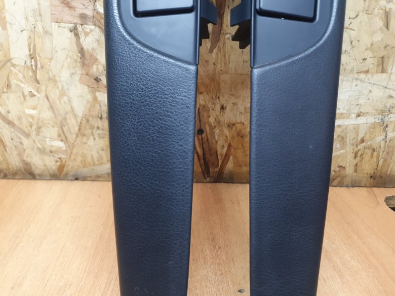 Подлокотник двери Volkswagen Touareg 2011 7P