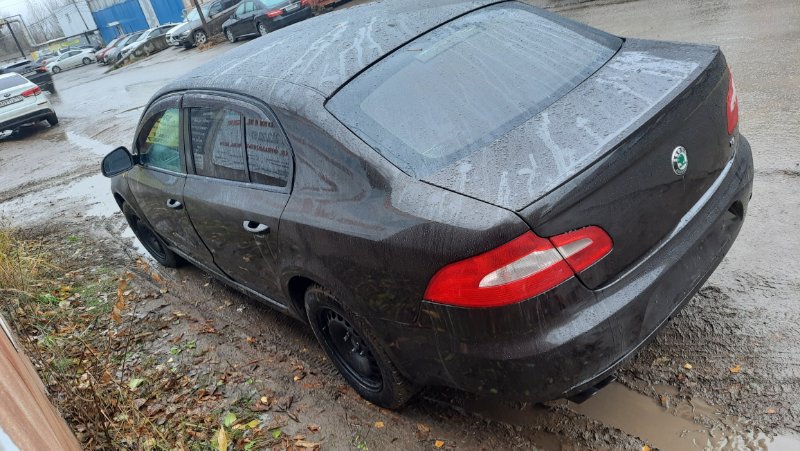 Дверь передняя левая Skoda Superb 2012 3T4