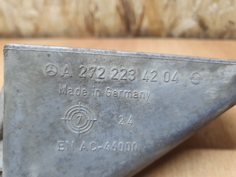 Опора двигателя Mercedes-Benz