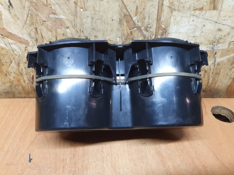 Подстаканник Volkswagen Touareg 2011 7P