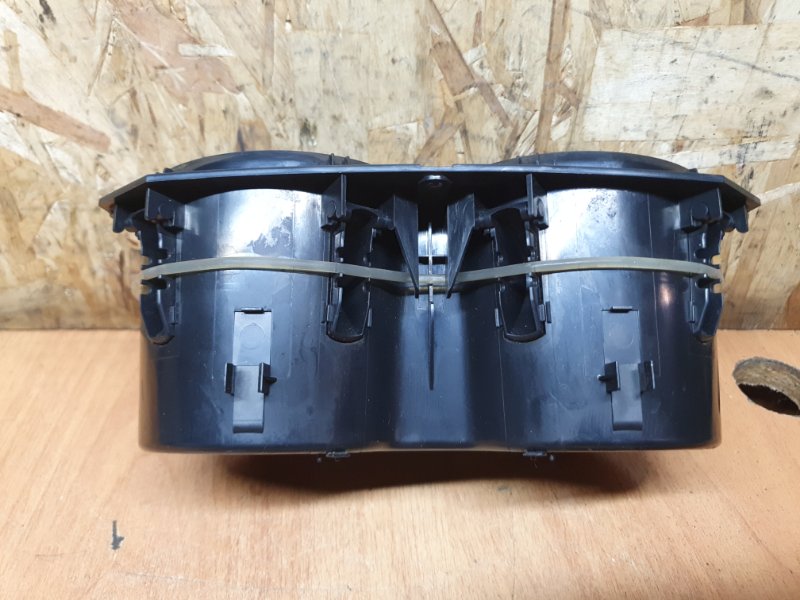 Подстаканник Volkswagen Touareg 2011 7P