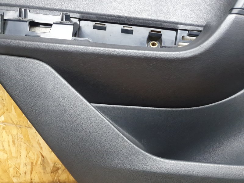 Обшивка двери (карта) Volkswagen Touareg 2011 7P