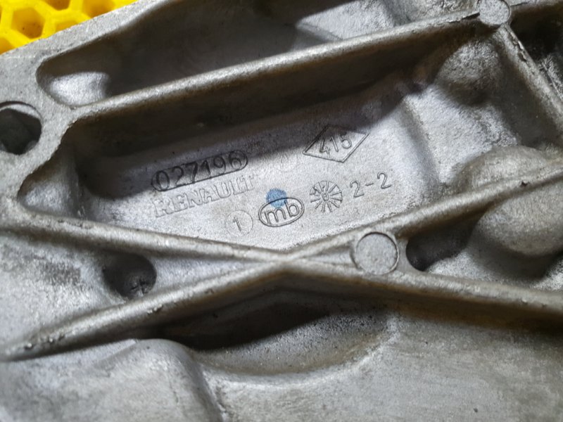 Крышка ГРМ Renault