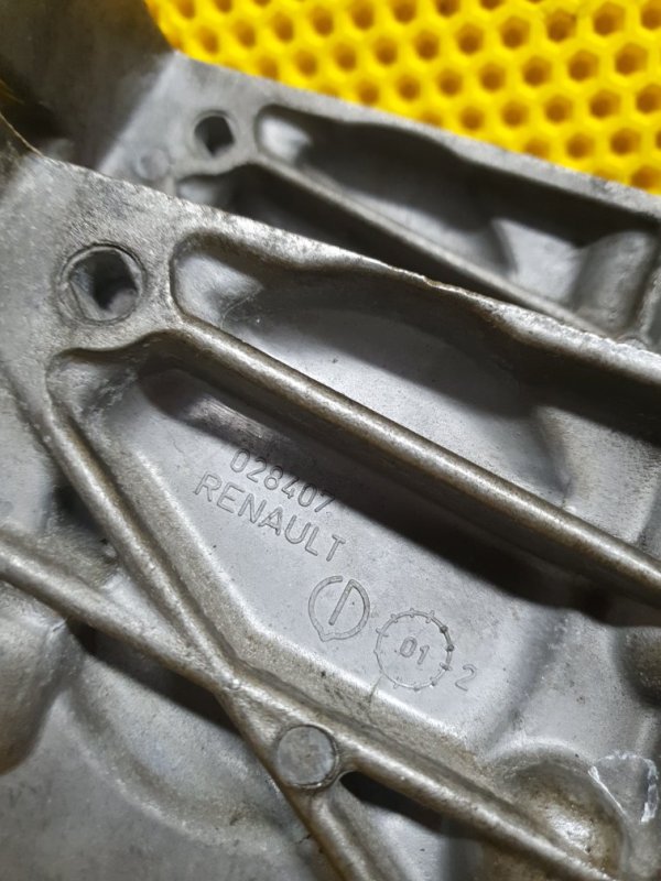 Крышка ГРМ Renault