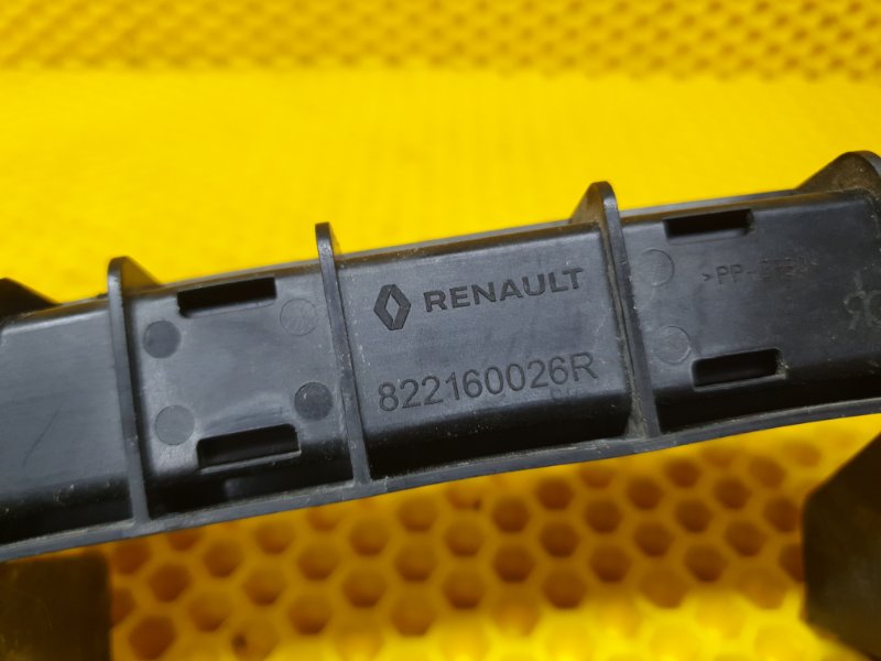 Направляющая стекла двери Renault Arkana 2020
