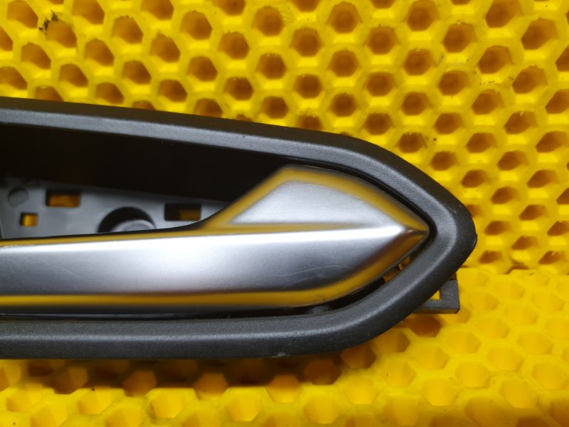 Ручка двери внутренняя Renault Arkana 2020