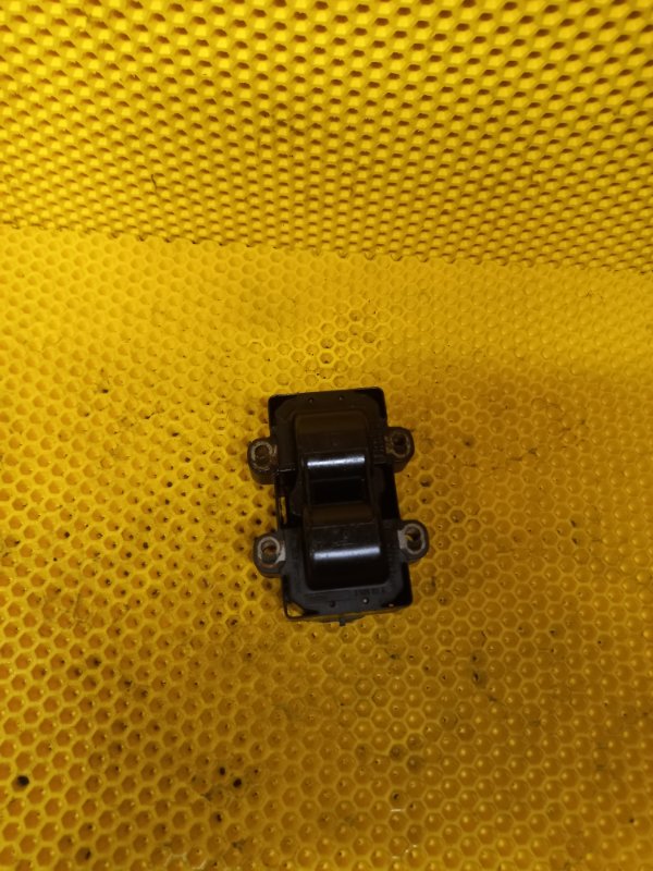 Катушка зажигания Renault Logan