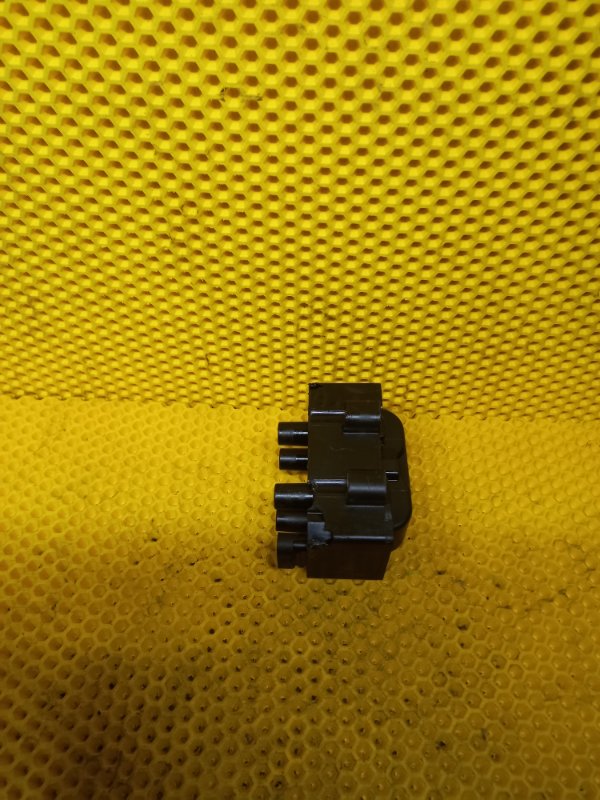 Катушка зажигания Renault Logan