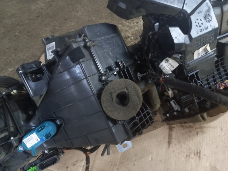 Печка в сборе (корпус отопителя) Volkswagen Touareg 2008 7L6