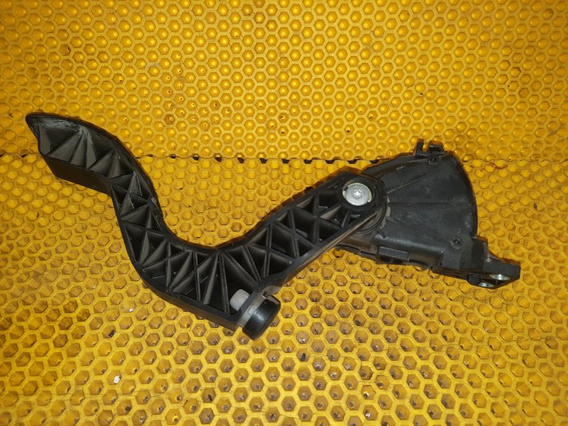Педаль газа Volkswagen PASSAT 2004 B5