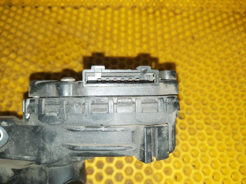 Педаль газа Volkswagen PASSAT 2004 B5