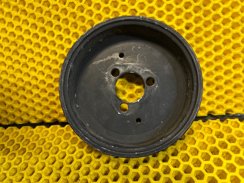 Шкив водяного насоса (помпы) Volkswagen Touareg 2008 7L6