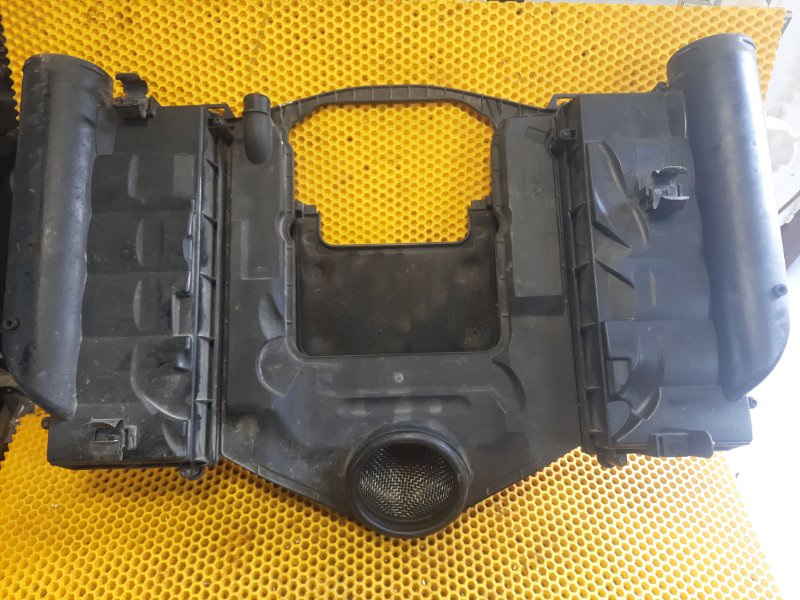 Корпус воздушного фильтра Mercedes-Benz GL-Class 2008 X164