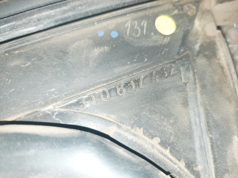 Уплотнитель двери Skoda Superb 2012 3T4