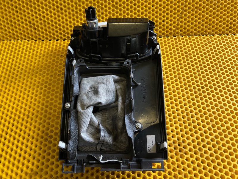 Накладка консоли Mazda Mazda6 MPS 2005 GG