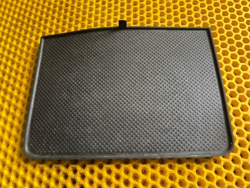 Коврик подлокотника Volkswagen Touareg 2011 7P