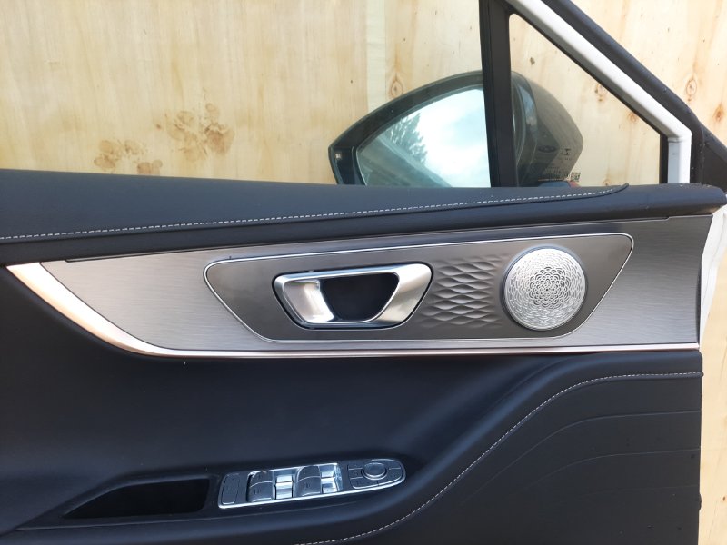 Обшивка двери (карта) Omoda C5 2023