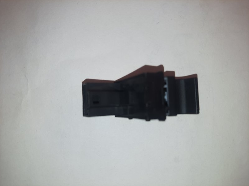 Кнопка открывания крышки багажника Volkswagen Touareg 2011 7P
