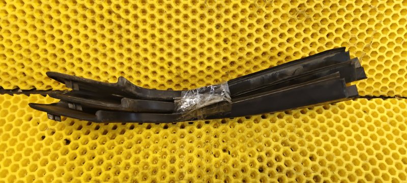 Водосток капота BMW 5-series 2007 E60