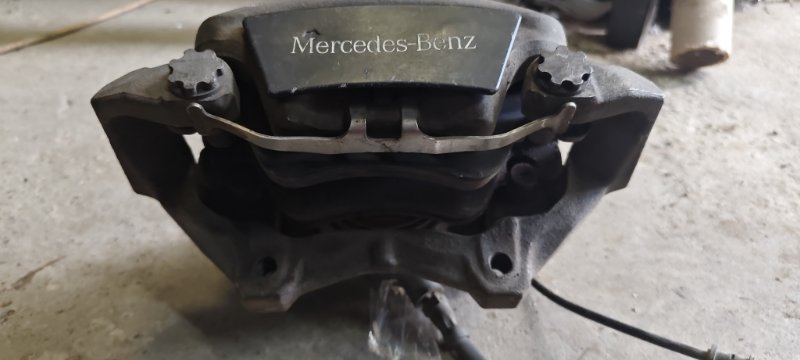 Суппорт тормозной Mercedes-Benz E-Class 2012 C207