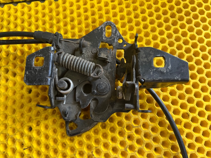 Замок капота Volkswagen b5
