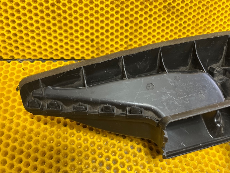 Воздуховод Volkswagen PASSAT 2003 B5