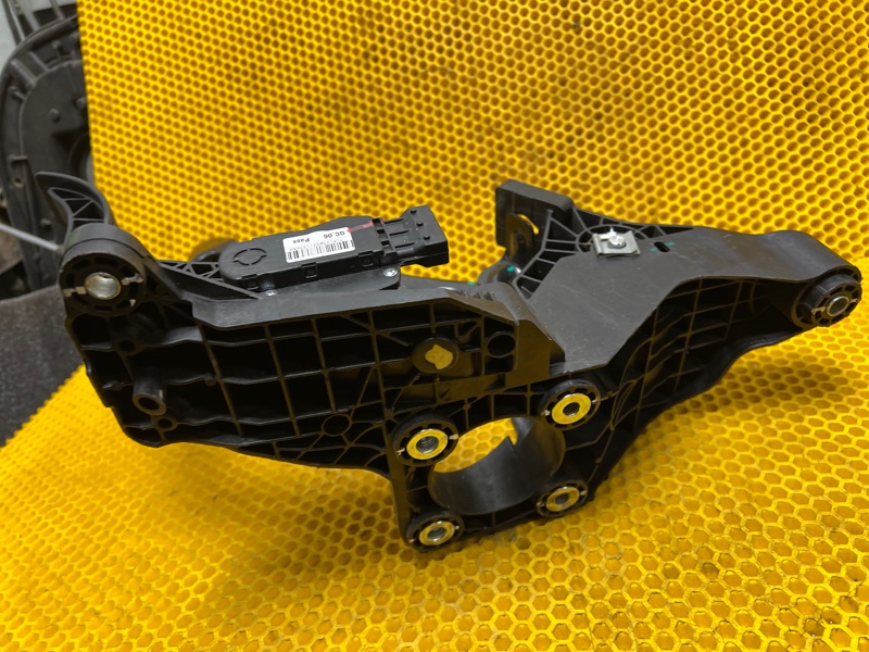 Педаль тормоза Omoda C5 2023