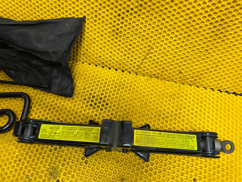 Домкрат Omoda C5 2023