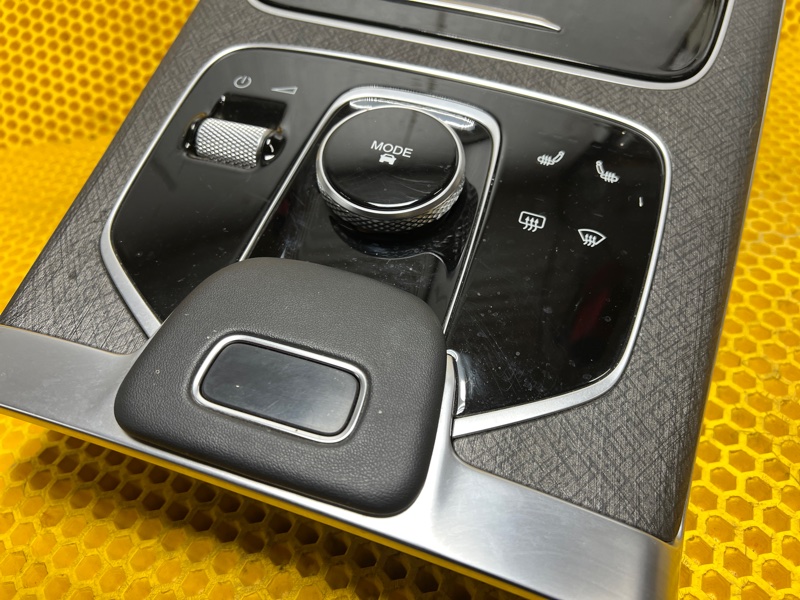Консоль салона центральная Chery Tiggo 9 2023 T26
