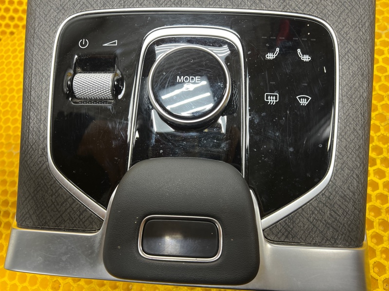 Консоль салона центральная Chery Tiggo 9 2023 T26