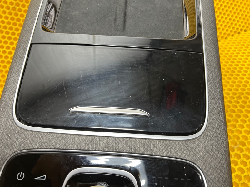 Консоль салона центральная Chery Tiggo 9 2023 T26