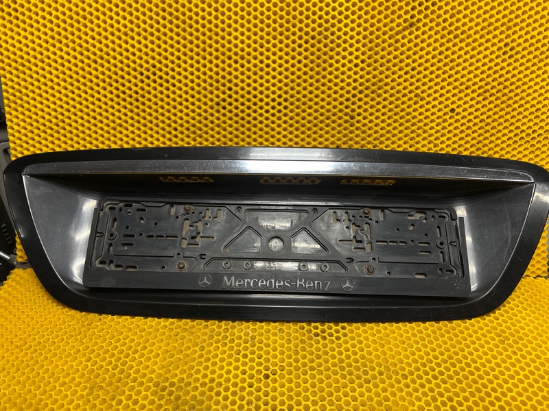 Накладка крышки багажника Mercedes-Benz S-Class 2004 W220