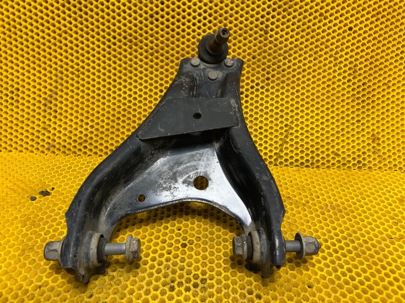 Рычаг подвески нижний Renault Duster 2008 - 2012
