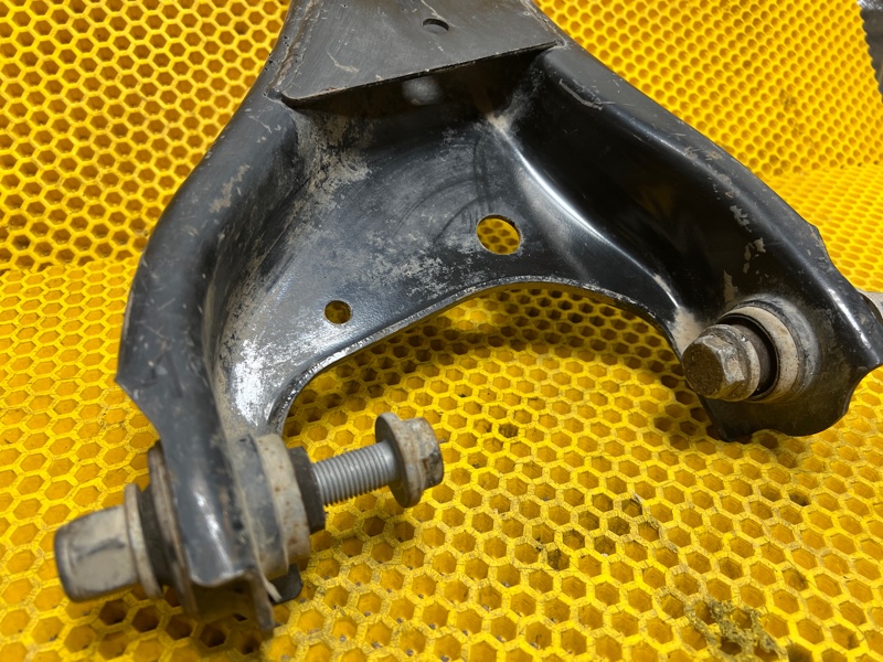 Рычаг подвески нижний Renault Duster 2008 - 2012