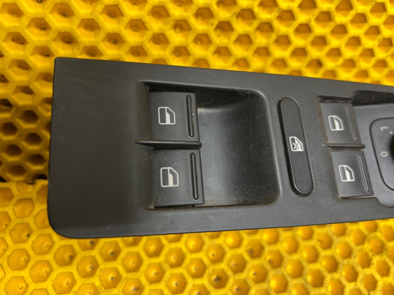 Блок управления стеклоподъемниками Volkswagen Passat CC 2010 Седан