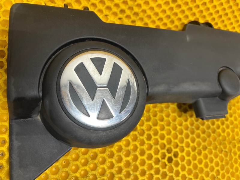 Накладка двигателя (крышка) Volkswagen Touareg 2007 7L6