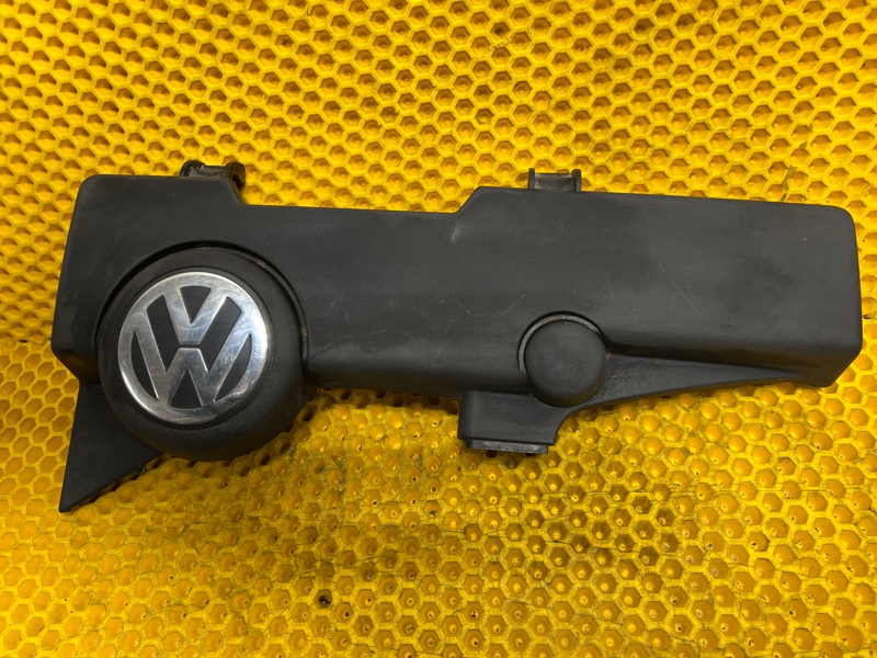 Накладка двигателя (крышка) Volkswagen Touareg 2007 7L6