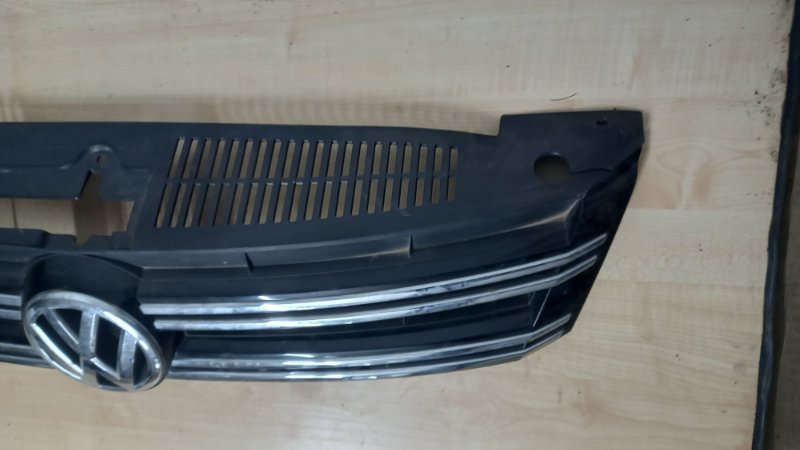 Решетка радиатора Volkswagen Tiguan