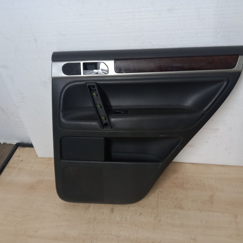 Обшивка двери (карта) Volkswagen Touareg 2007 7L6