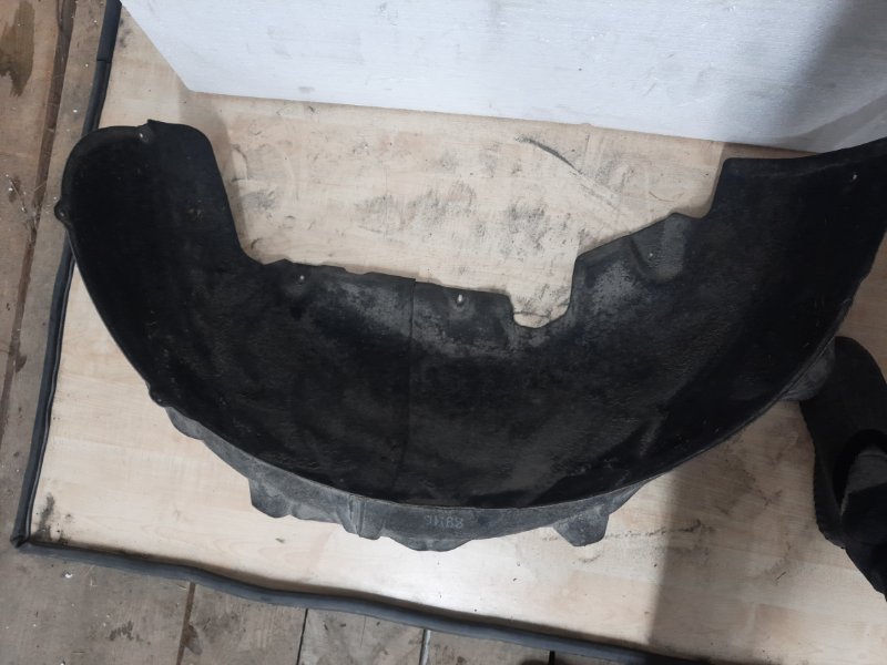 Подкрылок Volkswagen Touareg 2011 7P