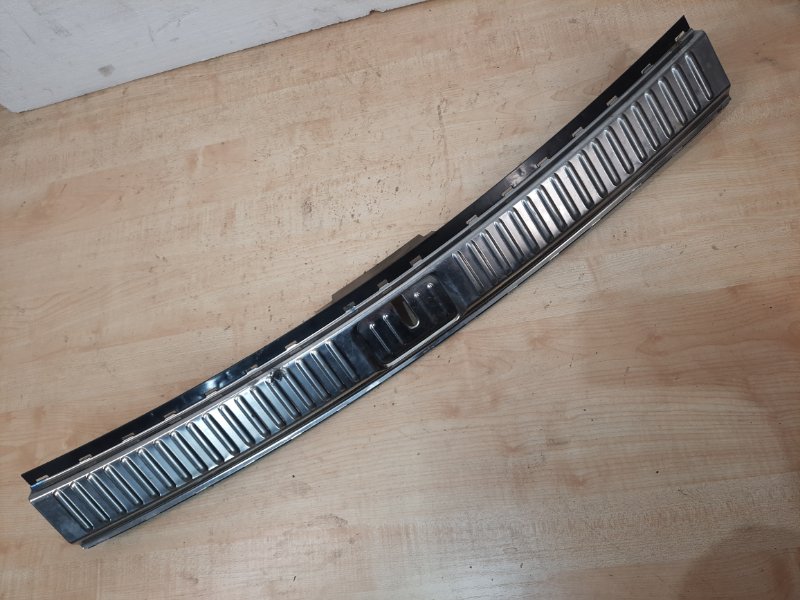 Накладка замка багажника Volkswagen Touareg 2011 7P