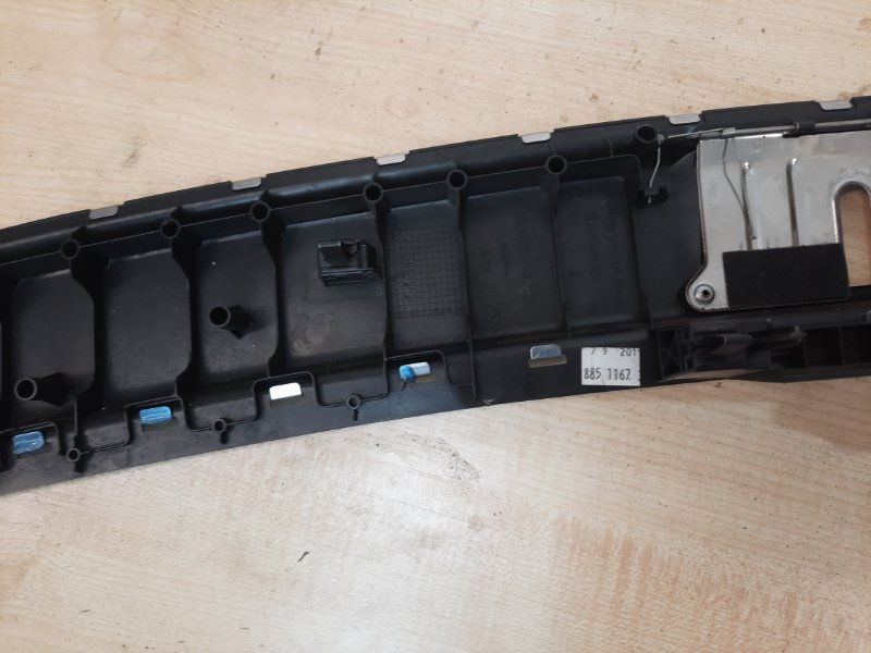 Накладка замка багажника Volkswagen Touareg 2011 7P