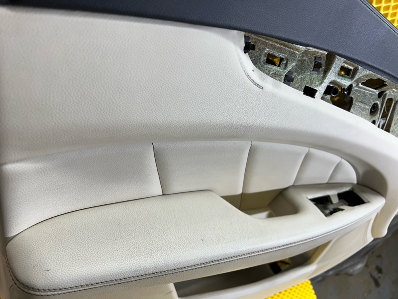 Обшивка двери (карта) Mercedes-Benz CLS-Class 2016 C218