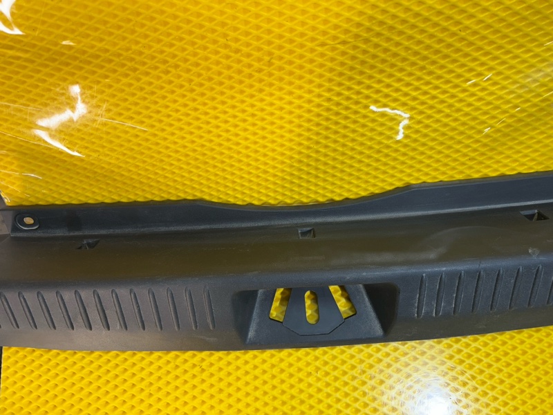 Накладка замка багажника Omoda C5 2023