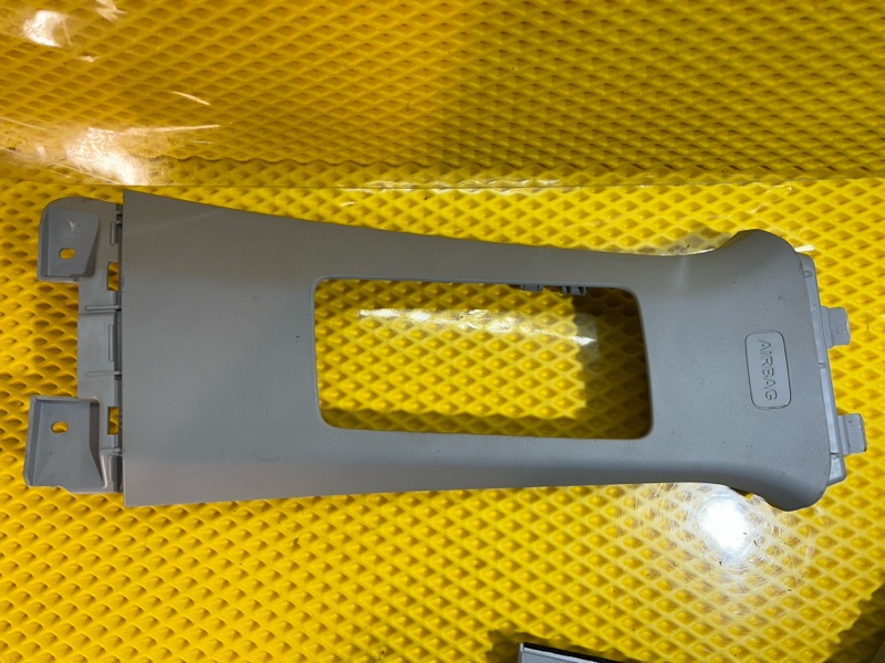 Накладка стойки Omoda C5 2023