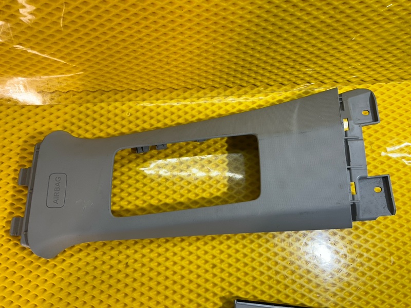 Накладка стойки Omoda C5 2023