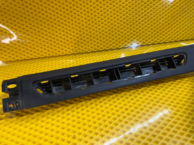 Накладка порога Volkswagen Touareg 2011 7P