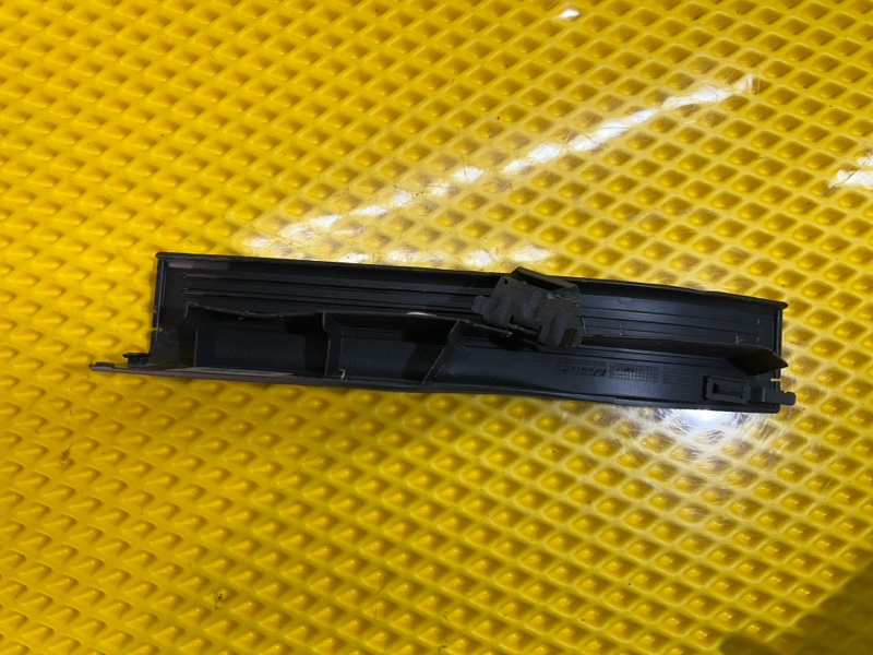 Накладка порога Mercedes-Benz C-Class 2010 W204
