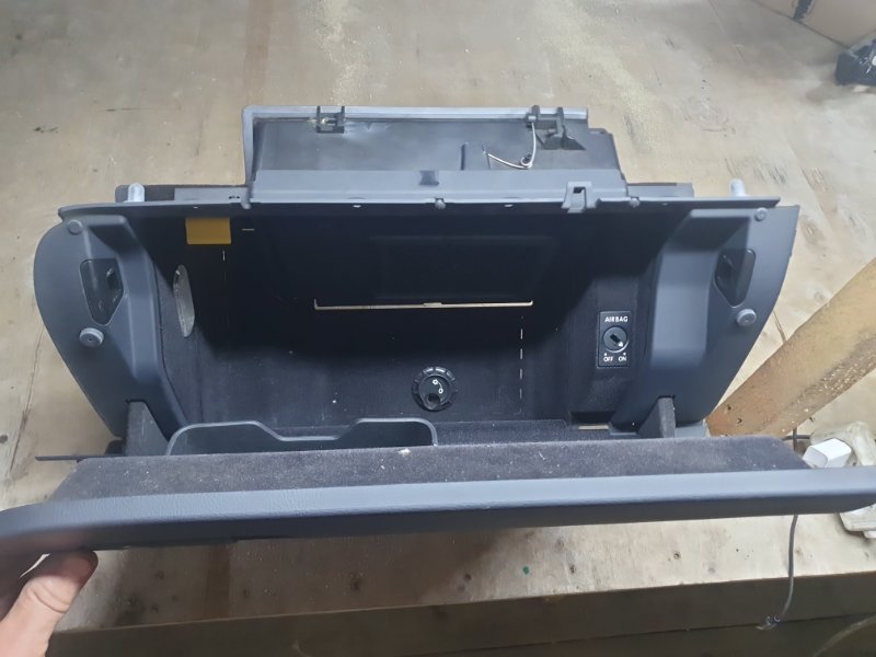 Бардачок Volkswagen Touareg 2011 7P